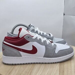 Miss Match Pair - Size 7Y - Air Jordan 1 SE and Size 6.5Y Nike Dunk Low